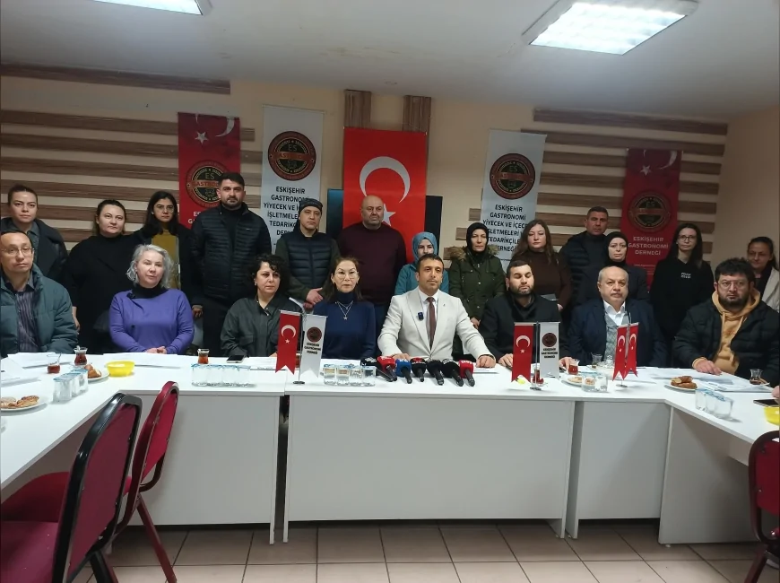 Eskişehir Gastronomi Derneği Başkanı Murat Arnik: “Bu oda keyfi, şeffaflıktan uzak ve amatörce yönetiliyor”