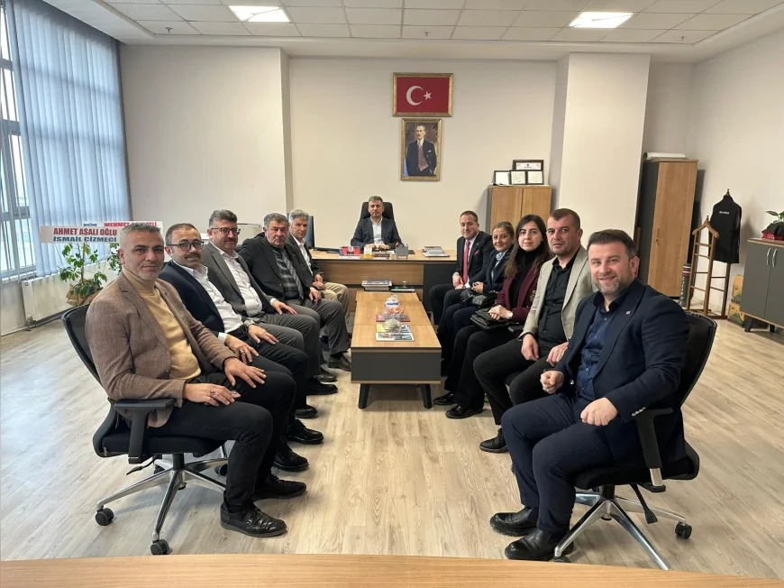 Çorum merkez mahalle muhtarlarından belediyede göreve başlayan birim müdürlerine ziyaret