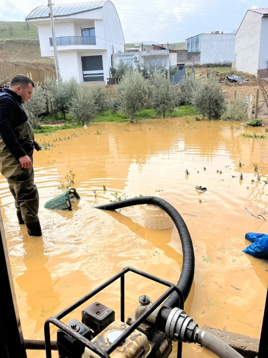 Manisa Büyükşehir ve MASKİ’den Yoğun Yağışa Gece Boyu Müdahale: Yaklaşık 1000 Personel Sahadaydı