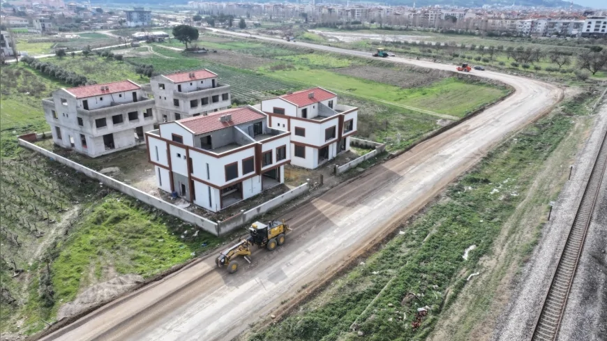 Manisa Büyükşehir Belediyesi’nden Salihli’de Modern Yol Hamlesi Yeni Tesisten Çıkan Asfalt Hacıbektaşlı’ya Serildi