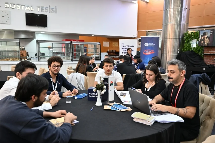 Antalya Büyükşehir Belediyesi Ev Sahipliğinde Yerel Gençlik Forumu Düzenlendi Gençler Taleplerini Doğrudan Paylaştı