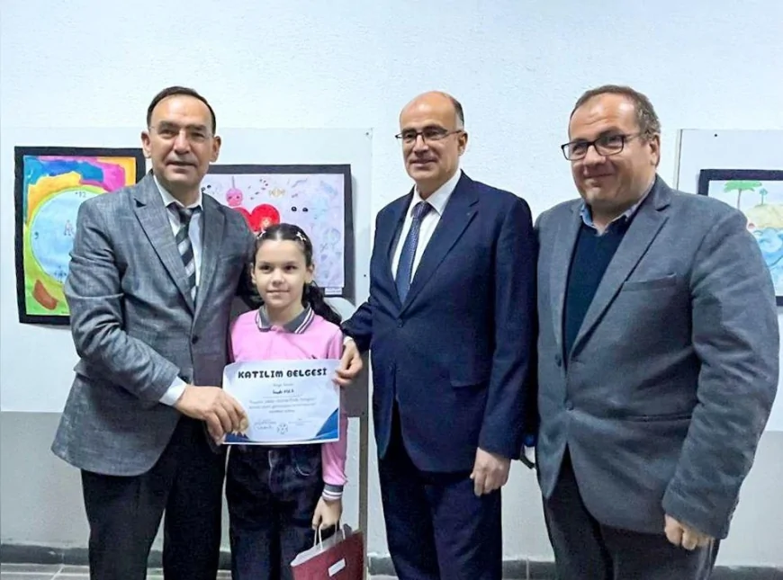 Yalova Vali Yardımcısı Osman Sarı: “Aile Temalı Eserler Geleceğe Umut Veriyor” Rüyalar Ülkesi Resim Yarışması Ödülleri Sahiplerini Buldu