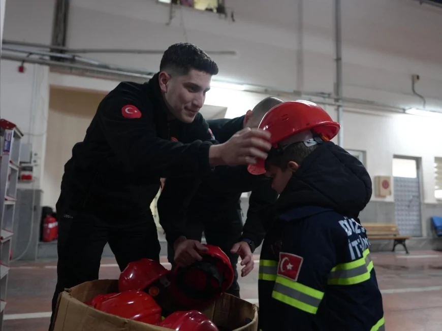 Düzce Belediyesi İtfaiye Müdürlüğü’nden 7’den 70’e Yangın Eğitimi: “Acil Durumlarda Doğru Müdahale Hayat Kurtarır”