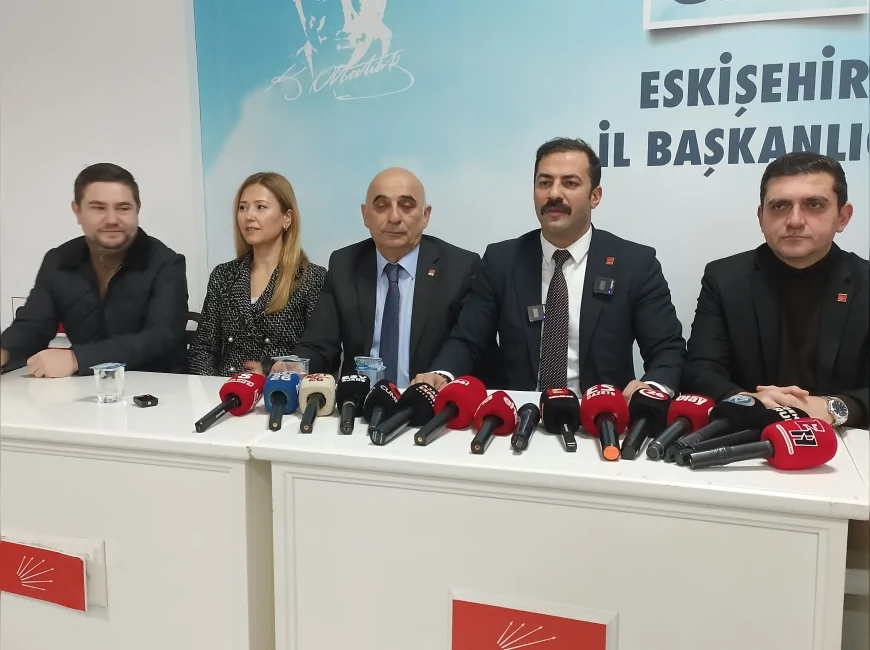 Cumhuriyet Halk Partisi Eskişehir İl Başkanı Talat Yalaz: “Tepebaşı ve Odunpazarı’na Yönelik Davalar Hukuki Değil Siyasidir”