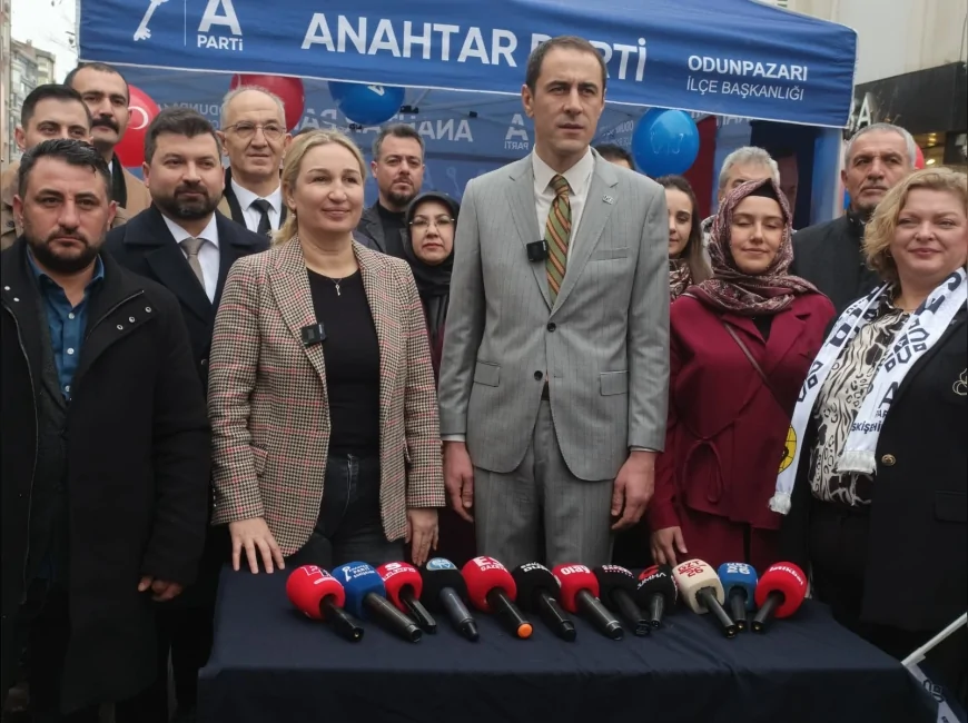 Anahtar Parti Genel Sekreteri Nihal Ağca: “İttifakımız milletimizledir, Eskişehir’de ve Türkiye’de iktidarı hedefliyoruz”