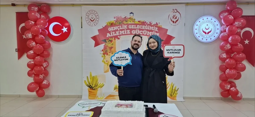 Aile ve Sosyal Hizmetler Bakanı Mahinur Özdemir Göktaş: “Cumhurbaşkanımızın liderliğinde gençlerimizin evlilik yolunda yanlarında oluyoruz”