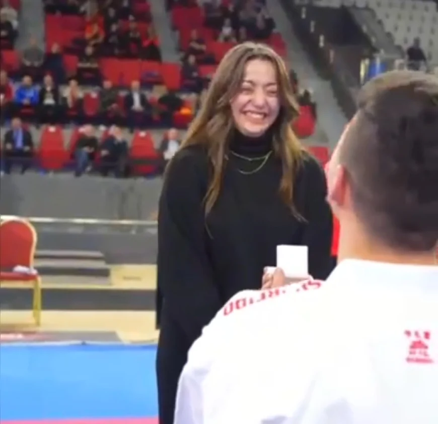 Manisa’daki Türkiye Karate Şampiyonası’nda Altın Madalya Sonrası Tatamide Evlilik Teklifi
