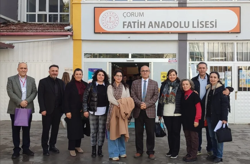 Çorum İl Millî Eğitim Müdürlüğü ve ÇOSED İş Birliğiyle “Sanat Okulda” Projesi Fatih Anadolu Lisesi’nde Başladı