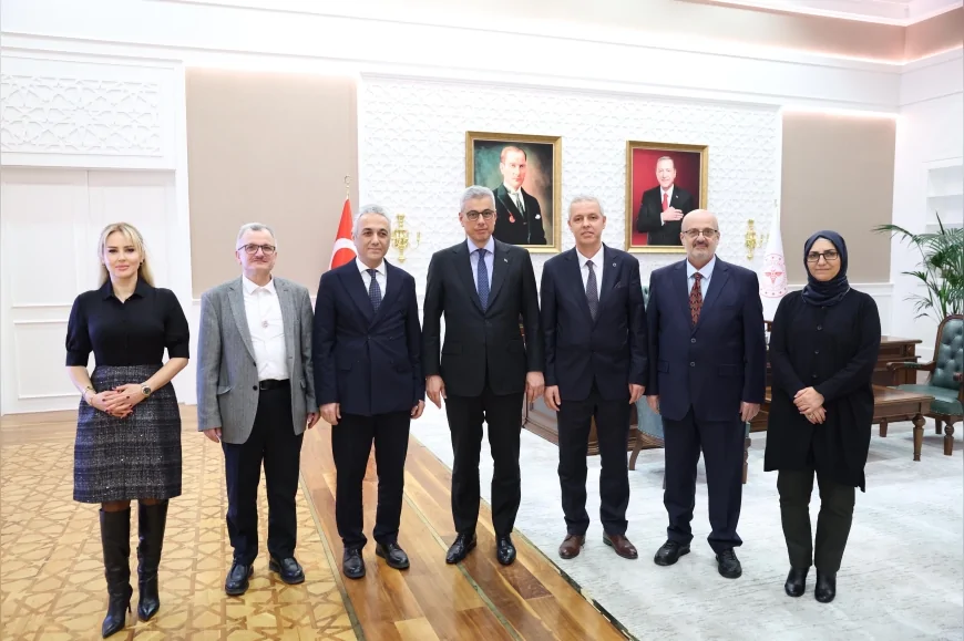 Sağlık Bakanı Kemal Memişoğlu ile Hekimsen Genel Başkanı Adil Kurban Görüştü: “Hekimlik Meslek Kanunu Güçlü Bir Güvence Sağlayacak”