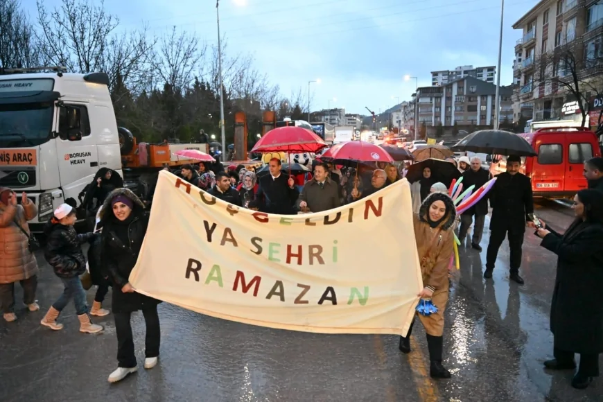 Altındağ Belediye Başkanı Dr. Veysel Tiryaki: “Ramazan-ı Şerif’i fener alayı yürüyüşümüzle büyük bir heyecanla karşıladık”