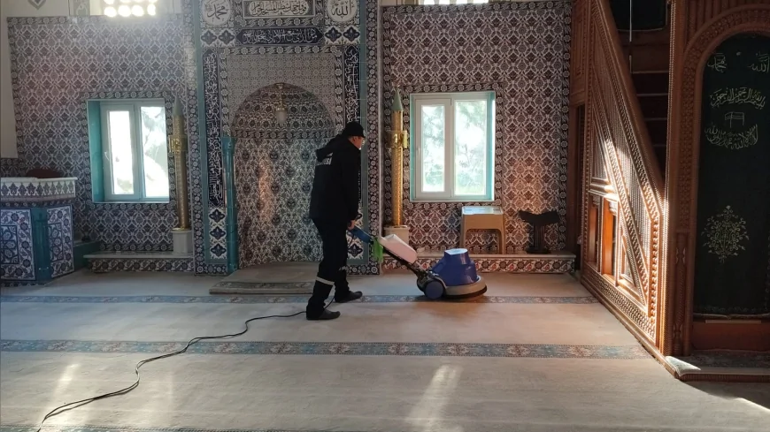 Kandıra Belediye Başkanı Erol Ölmez: “Ramazan Ayı Boyunca Camilerimizde Temizlik Çalışmalarımız Sürecek”