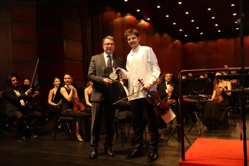 Eskişehir Büyükşehir Belediyesi Senfoni Orkestrası’ndan Burak Tüzün Yönetiminde Çaykovski Gecesi