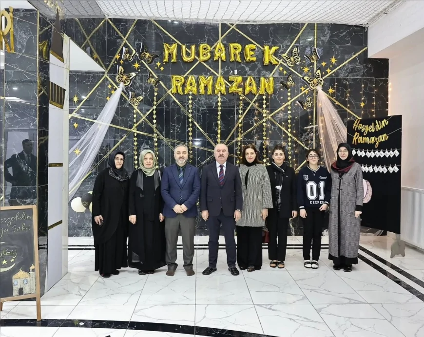 Çorum Valisi Ali Çalgan Lalezar Kız Kur’an Kursu’nda Hafızlık Öğrencileriyle İftarda Buluştu