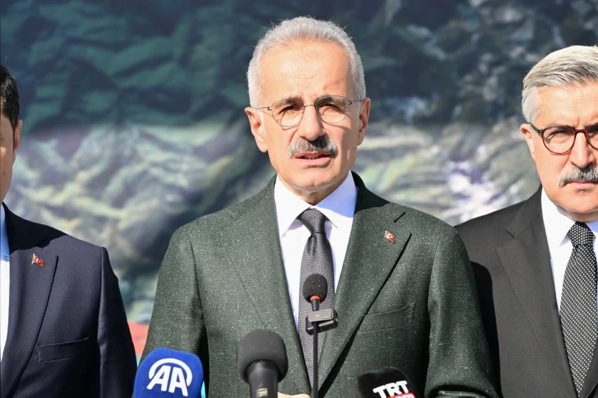 Ulaştırma ve Altyapı Bakanı Abdulkadir Uraloğlu: “Amanos Dağları’nın Altından 20 Kilometrelik Üç Tüp Tünelle Orta Koridor’u Akdeniz’e Bağlıyoruz”