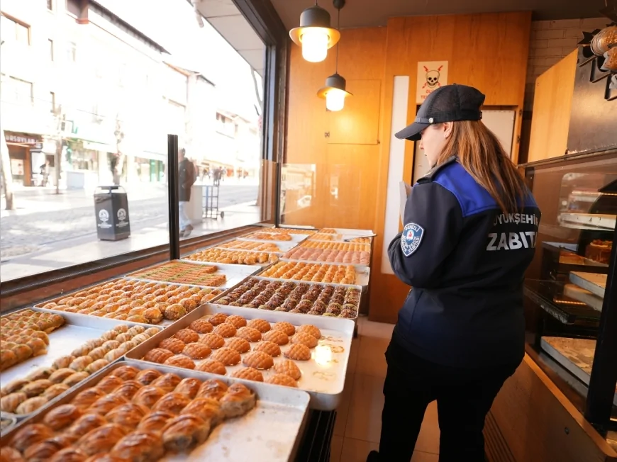 Denizli Büyükşehir Belediyesi Zabıta Ekiplerinden Ramazan Öncesi Market, Fırın ve Pastanelere Sıkı Denetim