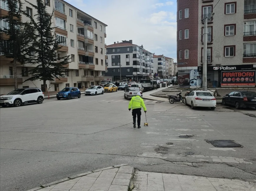 Çorum’da Ehliyetsiz ve Plakasız Motosiklet Sürücüsü Kaza Yaptı 43 Bin Lira Ceza Uygulandı