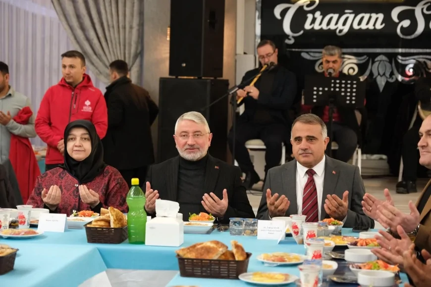 Çorum Belediye Başkanı Dr. Halil İbrahim Aşgın Çırağan Sarayı’ndaki Vakıflar İftarına Katıldı