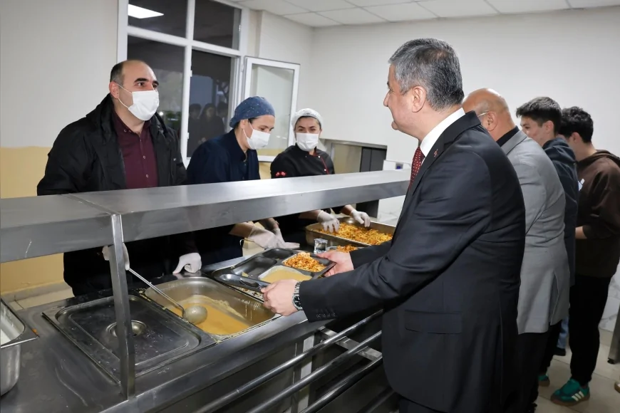 ADANA VALİSİ MUSTAFA YAVUZ: “SİZLER ADANA’DAKİ EN SEÇKİN ÖĞRENCİ GRUBUSUNUZ”