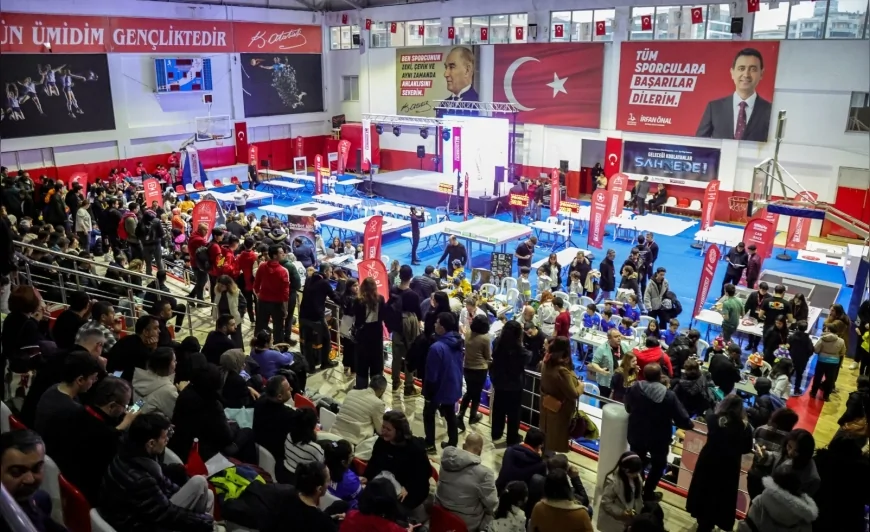 Bayraklı Belediye Başkanı İrfan Önal: “Gençlerimizin vizyonu hepimize umut veriyor”