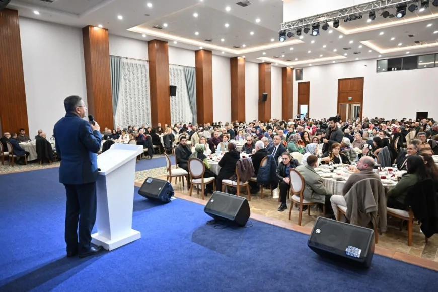 ALTINDAĞ BELEDİYE BAŞKANI DR. VEYSEL TİRYAKİ AYDINLIKEVLER SAKİNLERİYLE İFTAR SOFRASINDA BULUŞTU