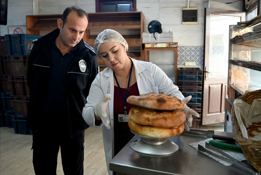 KUŞADASI BELEDİYESİ RAMAZAN AYINDA FIRINLARDA GRAMAJ VE FİYAT DENETİMİNİ SIKLAŞTIRDI