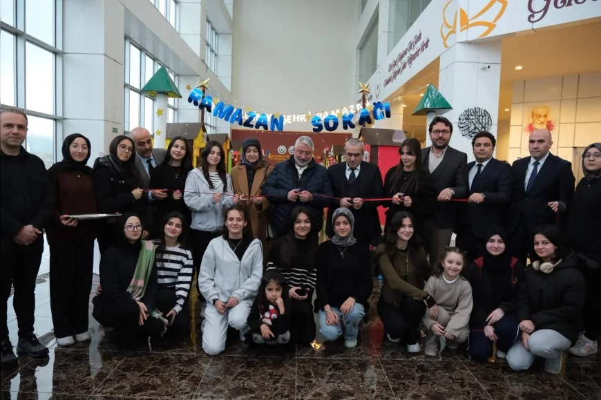 Şehit Osman Arslan Kız Anadolu İmam Hatip Lisesi’nde Ramazan Sokağı Açıldı
