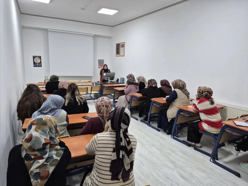T.C. Aile ve Sosyal Hizmetler Bakanlığı Çorum’da Kadına Yönelik Şiddet ve Aile İçi İletişim Eğitimi Düzenledi
