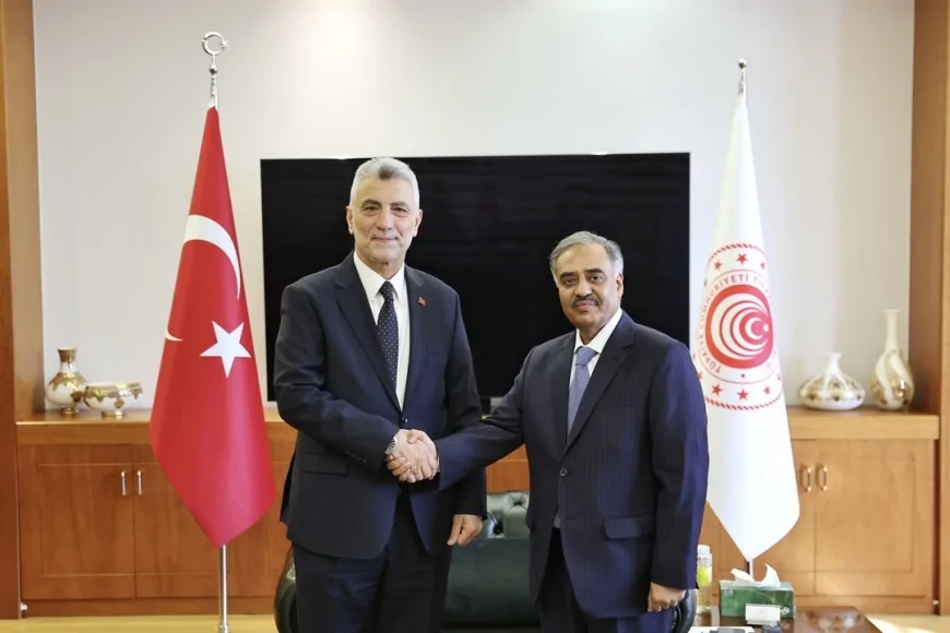 TİCARET BAKANI PROF. DR. ÖMER BOLAT: “D-8 ÇATISI ALTINDA TİCARETİ ARTIRMA KARARLILIĞIMIZI TEYİT ETTİK”