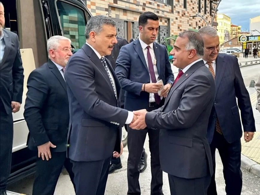 İçişleri Bakanı Mustafa Çiftçi Çorum’da AK Parti İl Başkanlığını Ziyaret Etti
