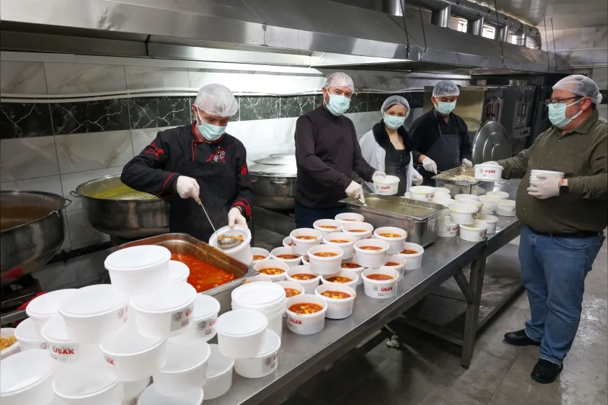 Uşak Belediye Başkanı Özkan Yalım: “Ramazan ayında hiçbir vatandaşımız yatağa aç girmeyecek”