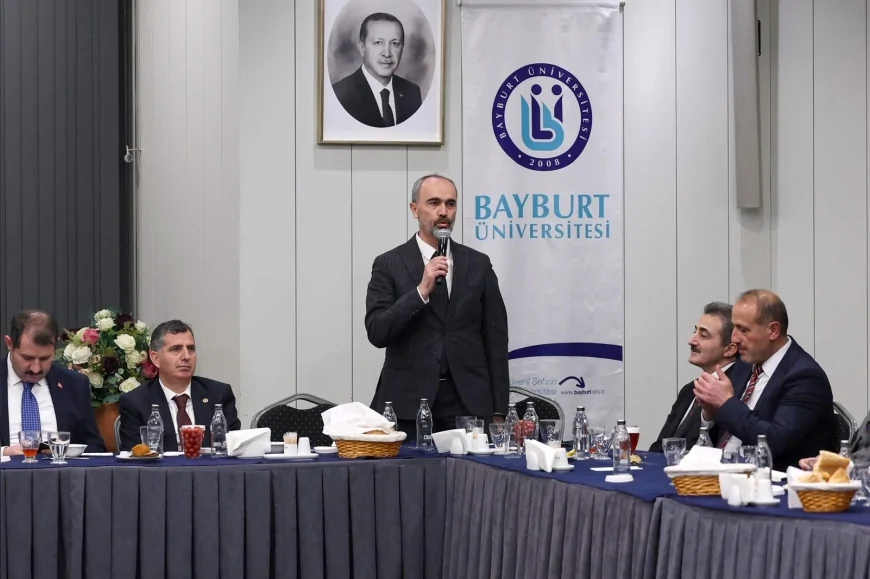 BAYBURT ÜNİVERSİTESİ KALKINMA VAKFI ANKARA’DA GENİŞ KATILIMLI İFTAR PROGRAMI DÜZENLEDİ