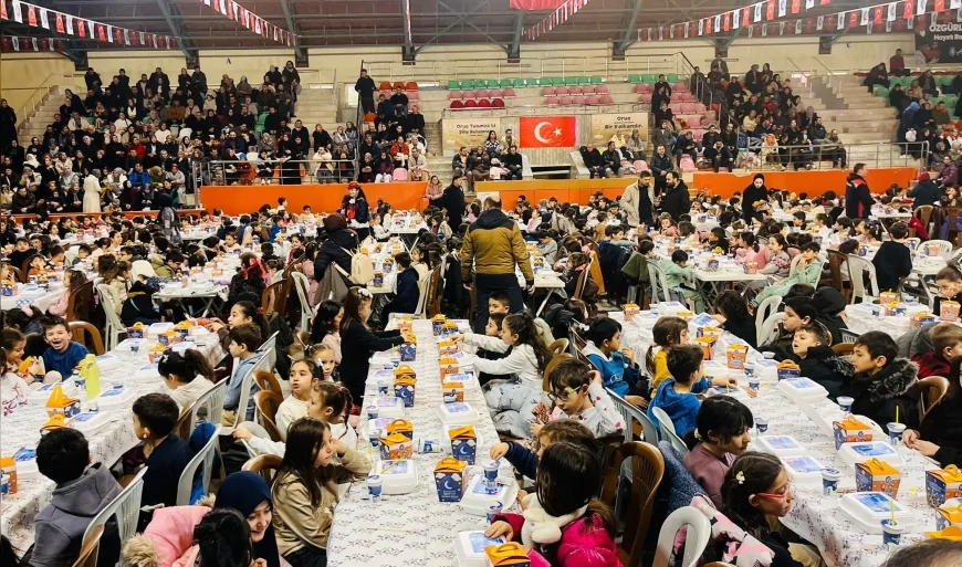 Çorum Belediyesi Atatürk Spor Salonu’nda 6–10 Yaş Arası Çocukları Tekne Orucu İftarında Buluşturdu
