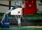 Bornova Belediyesi Spor Okullarıyla Çocuklara Basketbol Eğitimi Veriyor Spor Disiplini ve Takım Ruhu Kazandırıyor