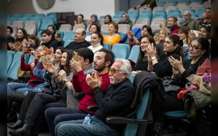 BORNOVA BELEDİYE BAŞKANI ÖMER EŞKİ: “SANAT, KENT YAŞAMININ EN GÜÇLÜ ORTAK DİLİDİR