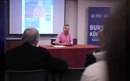 BURSA BÜYÜKŞEHİR BELEDİYESİ’NİN RAMAZAN ETKİNLİĞİNDE RAMAZAN’IN EĞLENCE KÜLTÜRÜ ELE ALINDI