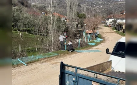 Manisa Büyükşehir Belediyesi MASKİ Genel Müdürlüğü Demirci Yiğitler Mahallesi’nde tehlike arz eden derede 300 metrelik korkuluk çalışması başlattı