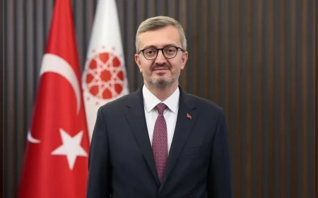 İletişim Başkanı Burhanettin Duran: “İsrail’de gözaltına alınan gazeteciler bir an önce serbest bırakılmalı”