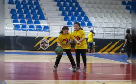 MERSİN BÜYÜKŞEHİR’İN ÜCRETSİZ SPOR KURSLARINDA DÖRDÜZ KARDEŞLER AYNI PARKEYİ PAYLAŞIYOR