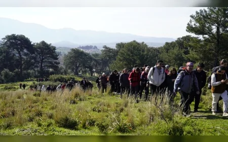 İZMİR BÜYÜKŞEHİR BELEDİYESİ 200 ÜNİVERSİTELİYİ EFES-MİMAS YOLU’NDA 14 KİLOMETRELİK DOĞA YÜRÜYÜŞÜNDE BULUŞTURDU