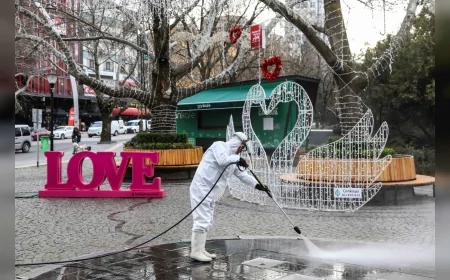Çankaya Belediyesi Başkent’in simgesi Kuğulupark’ta ozonlu buharlı teknolojiyle kapsamlı temizlik gerçekleştirdi