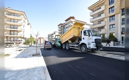 Denizli Büyükşehir Belediyesi Gerzele Mahallesi’nde 45 Bin Metrekarelik Asfalt Çalışması Başlattı