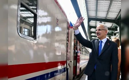 ULAŞTIRMA VE ALTYAPI BAKANI ABDULKADİR URALOĞLU: “TURİSTİK DOĞU EKSPRESİ 2025-2026 KIŞ SEZONUNDA 10 BİN 166 YOLCUYA HİZMET VERDİ”