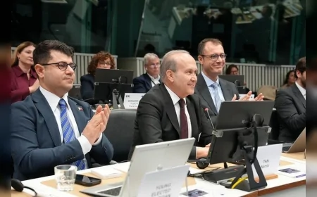 CHP Genel Başkan Yardımcısı Namık Tan: “Duvarlar Değil Köprüler Kurmaya Devam Edelim”