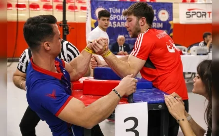 BURDUR’DA ÜNİVERSİTELER ARASI BİLEK GÜREŞİ TÜRKİYE ŞAMPİYONASI BAŞLADI