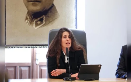 Çeşme Belediye Başkanı Lâl Denizli Mart Ayında Başlayacak Sosyal Konut Projesi ve Reisdere Çok Amaçlı Salonunun Açılışını Duyurdu