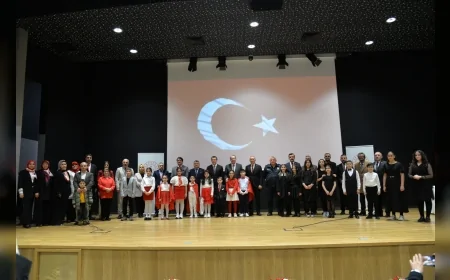 Kahramankazan’da Üç Kuşak Aynı Sahnede İstiklal Marşı’nı Okudu