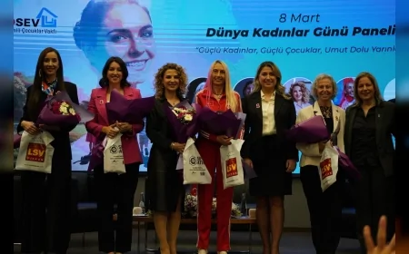 LÖSEV 8 Mart Dünya Kadınlar Günü’nde İzmir’de Kadınları Dayanışma Panelinde Buluşturdu