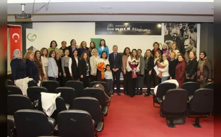 Giresun Belediyesi 8 Mart kapsamında “Kadın Emeğinde Dijital Dönüşüm” programı düzenledi