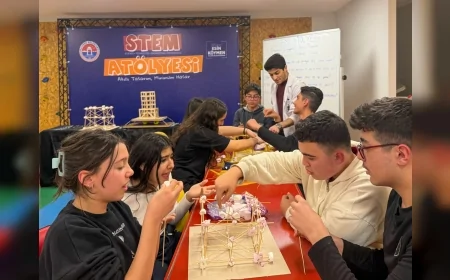 Maltepe’de Deprem Haftası Etkinliği: Öğrenciler Dayanıklı Bina Modelleri İnşa Etti