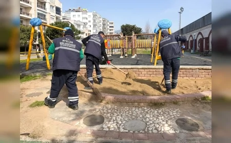 Efeler Belediye Başkanı Anıl Yetişkin’in Talimatıyla Çocuk Parklarında Güvenli Oyun Alanları İçin Zemin Yenileme Çalışması Başlatıldı